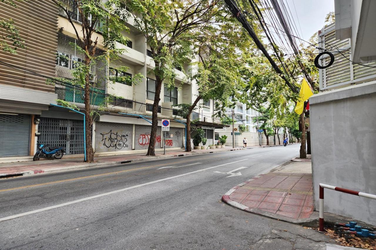 Forgotten Hostel Silom Bangkok Buitenkant foto
