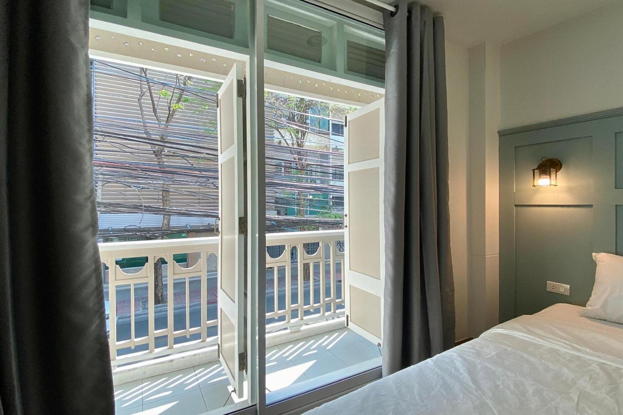 Forgotten Hostel Silom Bangkok Buitenkant foto
