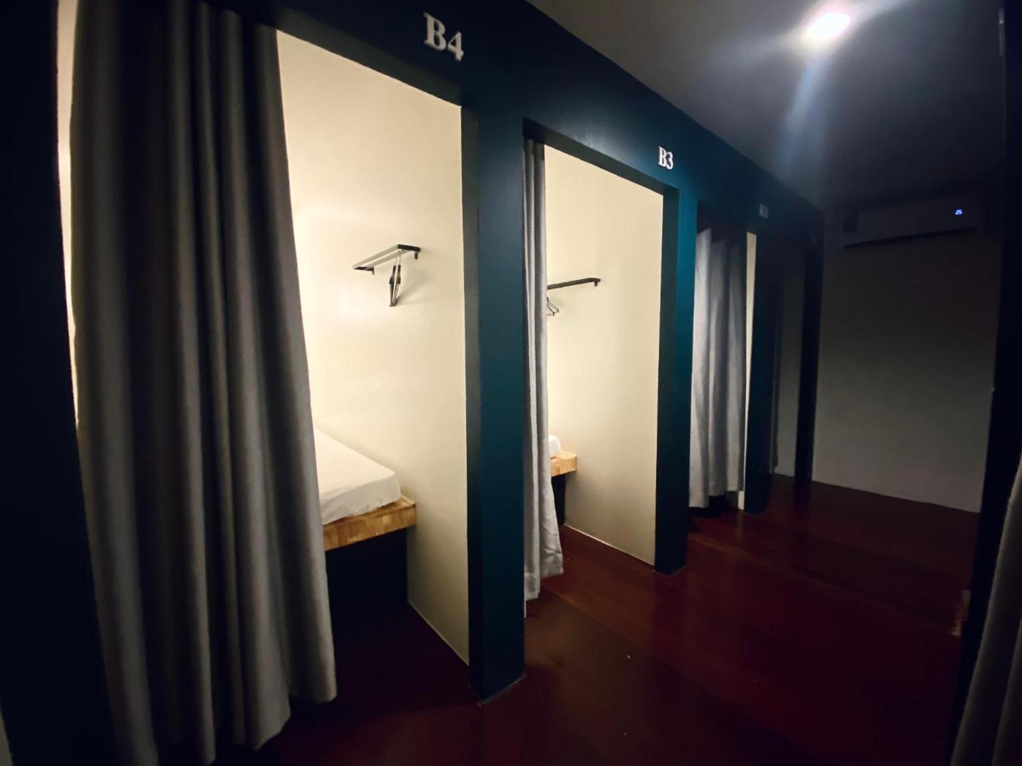 Forgotten Hostel Silom Bangkok Buitenkant foto