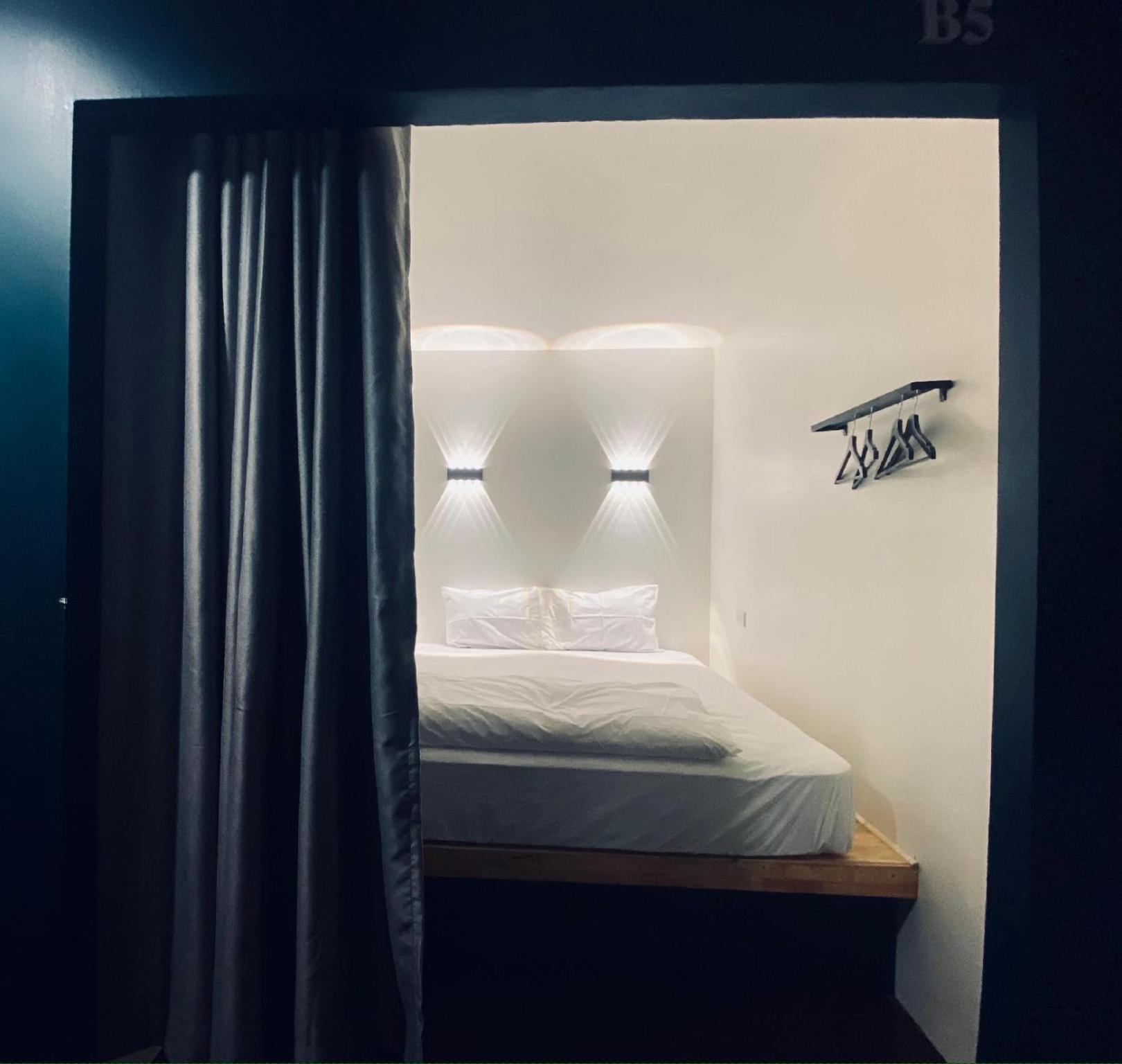 Forgotten Hostel Silom Bangkok Buitenkant foto