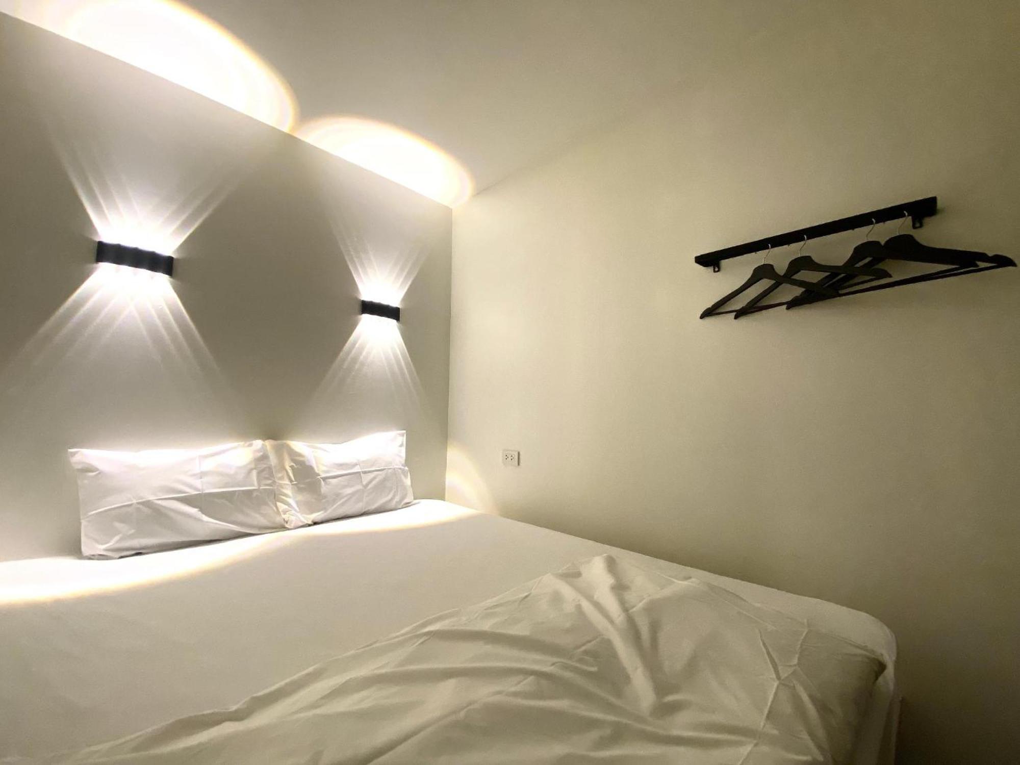 Forgotten Hostel Silom Bangkok Buitenkant foto
